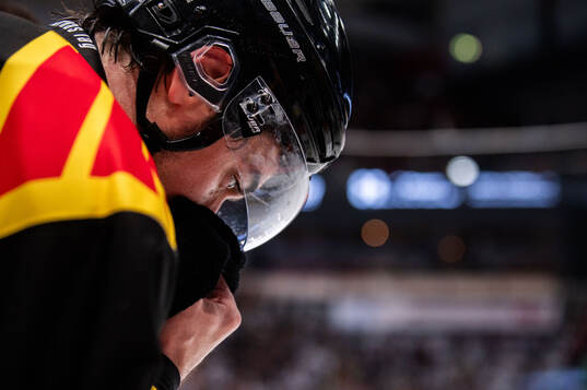 Brynäs Tyler Vesel har ont