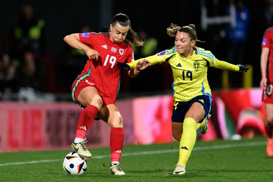 Ella Powell of Wales and Johanna Rytting Kaneryd of Sweden