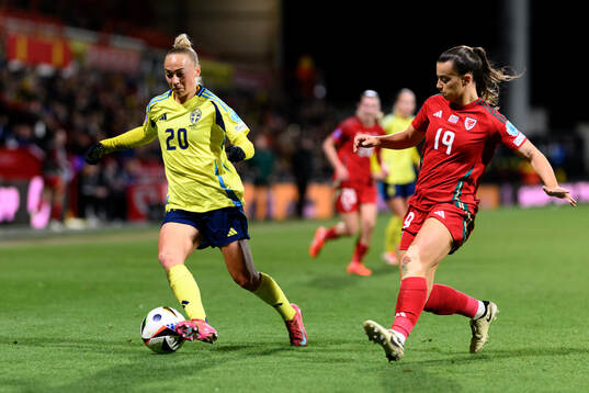 Hanna Bennison of Sweden and Ella Powell of Wales