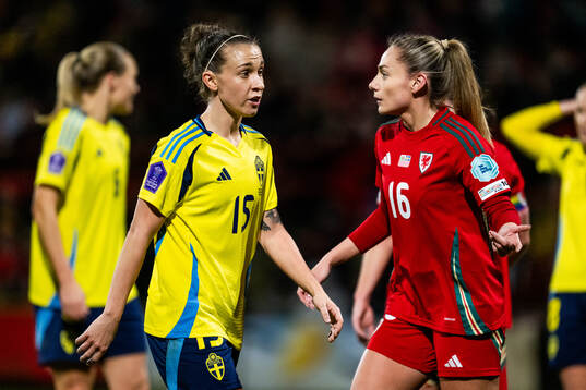 Julia Zigiotti Olme of Sweden and Charlie Estcourt of Wales