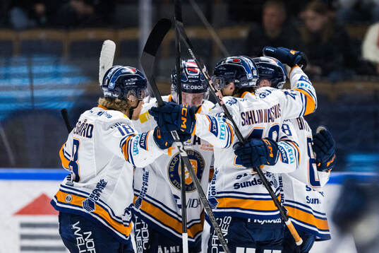 Växjös Zachary Giuttari jublar