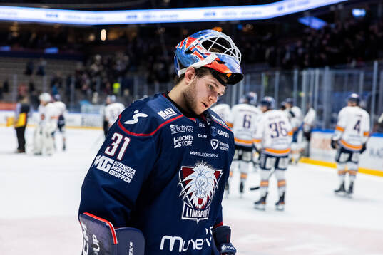 Linköpings målvakt Jesper Myrenberg deppar