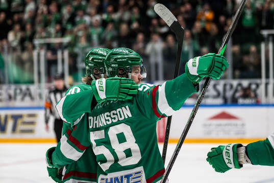 Rögles Filip Johansson jublar