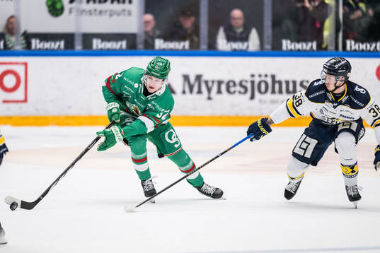 Rögles Isac Solberg och HV71s Olle Alsing