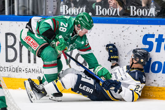 Rögles Anton Bengtsson och HV71s Jonathan Ang
