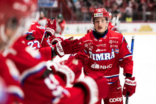Timrås Oliver Kapanen jublar