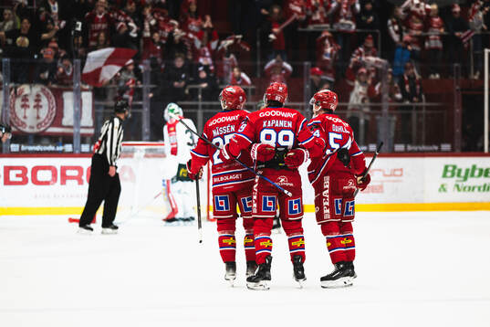Timrås Oliver Kapanen jublar