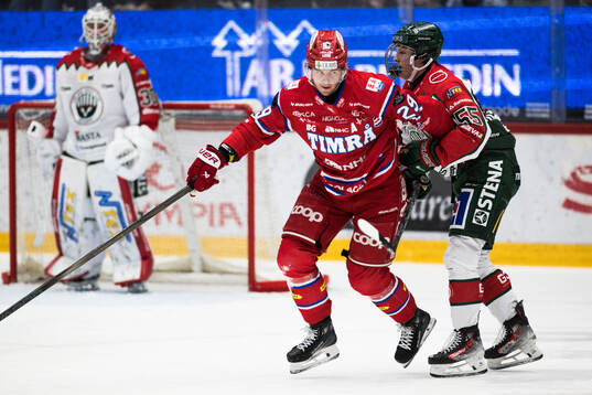 Timrås Filip Hållander och Frölundas Ivar Stenberg