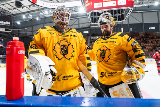 Skellefteås målvakt Linus Söderström och målvakt
