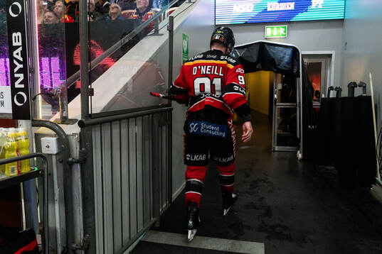 Luleås Brian O'neil lämnar isen