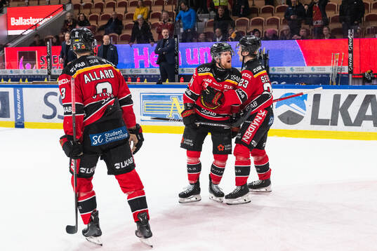 Luleås Brendan Shinnimin reagerar