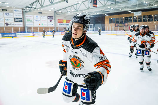 Karlskronas Noah Schalin jublar