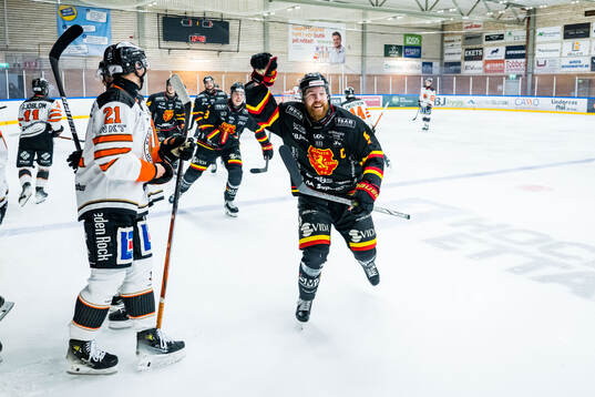 Alvesta SKs Oskar Fransson jublar