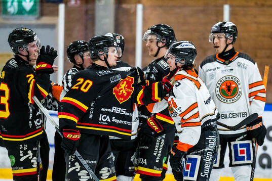 Alvesta SKs Rasmus Åkerblad och Karlskronas Liam Engström