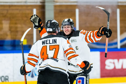 Karlskronas Tim Welin jublar