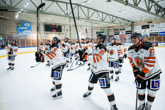 Karlskrona spelare jublar
