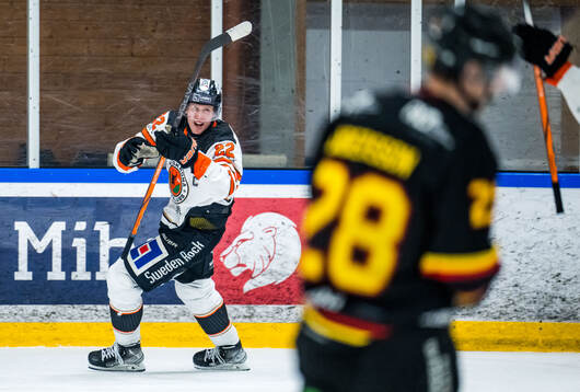 Karlskronas Alexander Bergström jublar