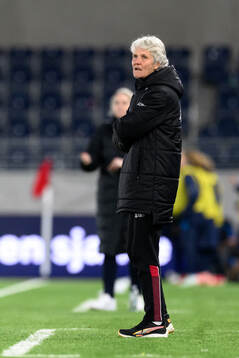 Head coach Pia Sundhage of Switzerland