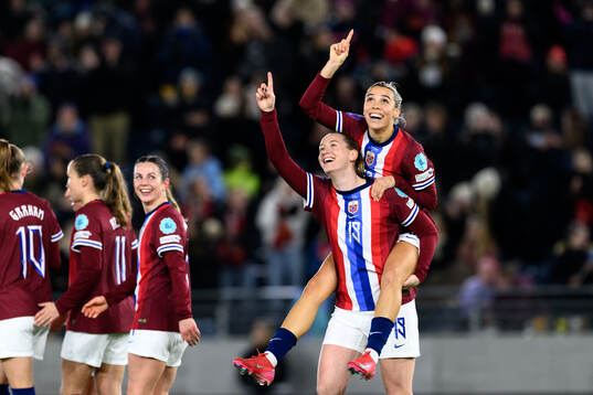 Elisabeth Terland and Celin Bizet Ildhusøy of Norway