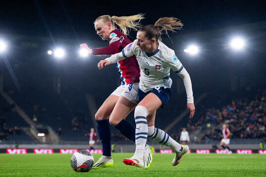 Karina Sævik of Norway and Noelle Maritz of Switzerland