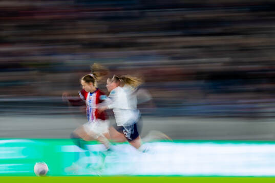 Caroline Graham Hansen of Norway and Noelle Maritz of