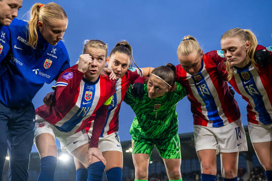 Goalkeeper Selma Panengstuen, Ada Hegerberg, Vilde Bøe
