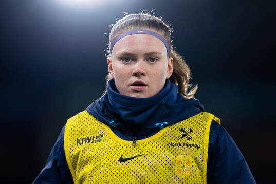Signe Gaupset of Norway warms up