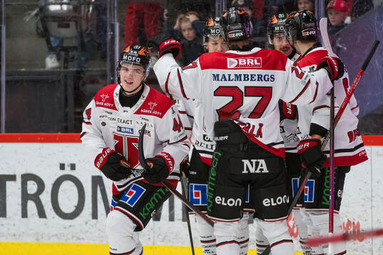 Örebros Melvin Fernström jublar