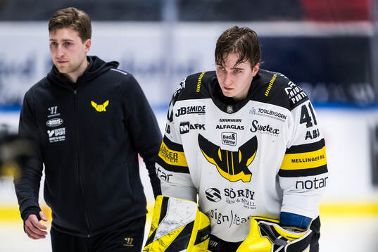 Västerås målvakt Rasmus Korhonen har ont