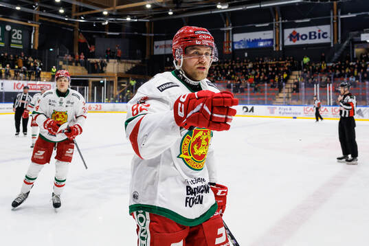 Moras Roope Laavainen jublar