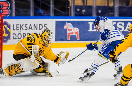 Skellefteås målvakt Gustaf Lindvall och Leksands Justin