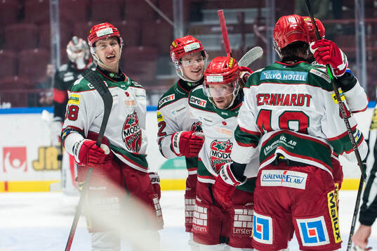 Modos Jesper Olofsson jublar
