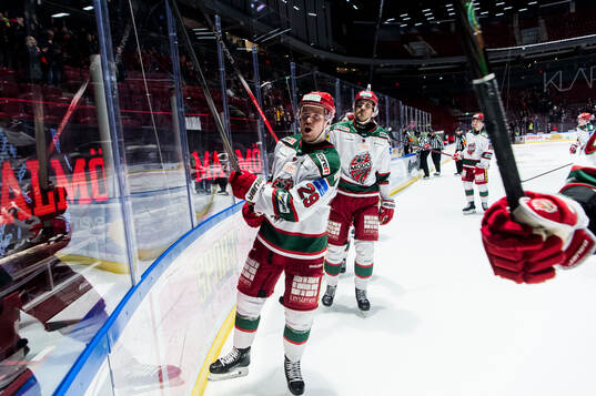 Modos Mikkel Aagaard jublar