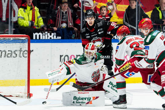 Modos målvakt Lassi Lehtinen och Malmö Redhawks Axel