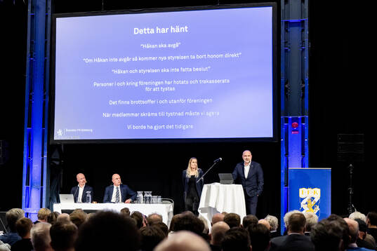 Mötessekreterare Peter Brandt, mötesordförande Anders