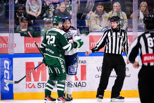 Färjestads Magnus Nygren och Linköpings Ty Rattie