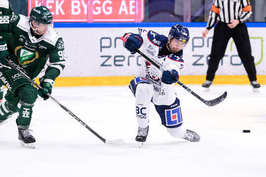 Färjestads Marian Studenic och Linköpings Rasmus Rissanen