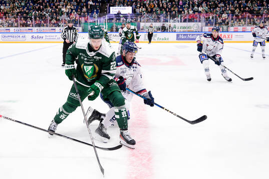 Färjestads Per Åslund och Linköpings Lance Bouma