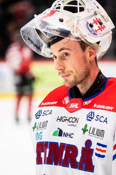 Timrås målvakt Jacob Johansson deppar