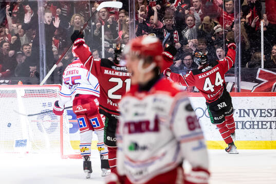 Örebros Melvin Fernström jublar