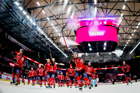 Örebros Linus Arnesson och David Quenneville jublar