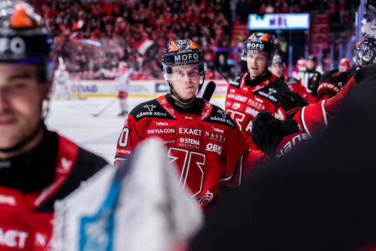 Örebros Elias Ekström jublar vid 3-2
