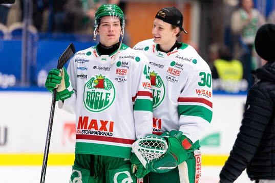 Rögles Gregor Biber och målvakt Axel Nyman