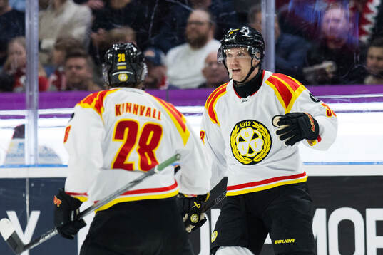 Brynäs Jakob Silfverberg jublar