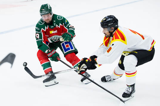 Frölundas Linus Weissbach och Brynäs Tyler Vesel