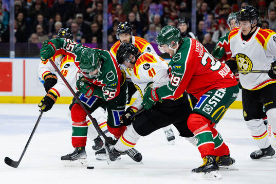 Frölundas Arttu Ruotsalainen och Mikael Ruohomaa mot