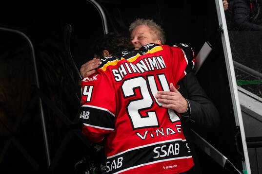 Luleås Brendan Shinnimin och sportchef Thomas Fröberg