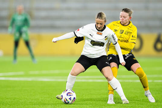 Häckens Mia Karisik och Elfsborgs Emilia Bengtsson