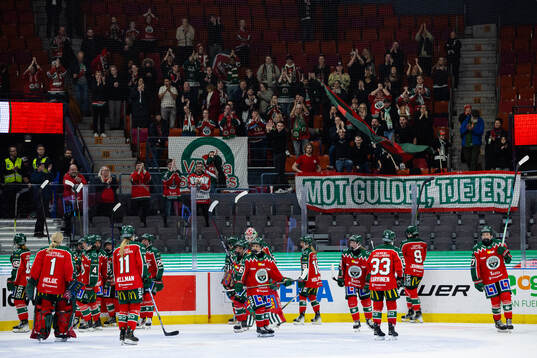 Frölundas spelare deppar och tackar publiken