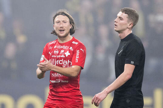 Värnamos Axel Björnström och AIKs Johan Hove